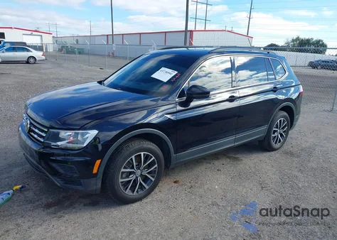 2019 Volkswagen Tiguan 2.0T Se/2.0T Sel/2.0T Sel R-Line/2.0T Sel R-Line Black z USA, uszkodzony, nr VIN 3VV3B7AX9KM193827